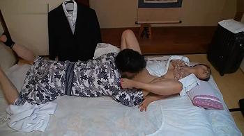 [マッサージ]『まだ私も捨てたもんじゃない』メガネ熟女師に強引セックス拒否されても我慢できない！ただただ本能のままに互いを求