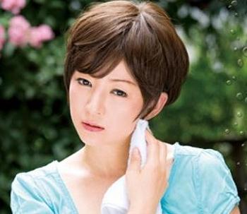 [人妻]［フェラ×小森愛］なかなかの淫乱さの女が男のガチ性欲とド勃起ちん●に恵まれるハメになった奥さん
