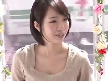 [おすすめ動画]媚薬効果で感度ビンビンになった人妻が巨根をぶち込まれエビ反りイキ♡